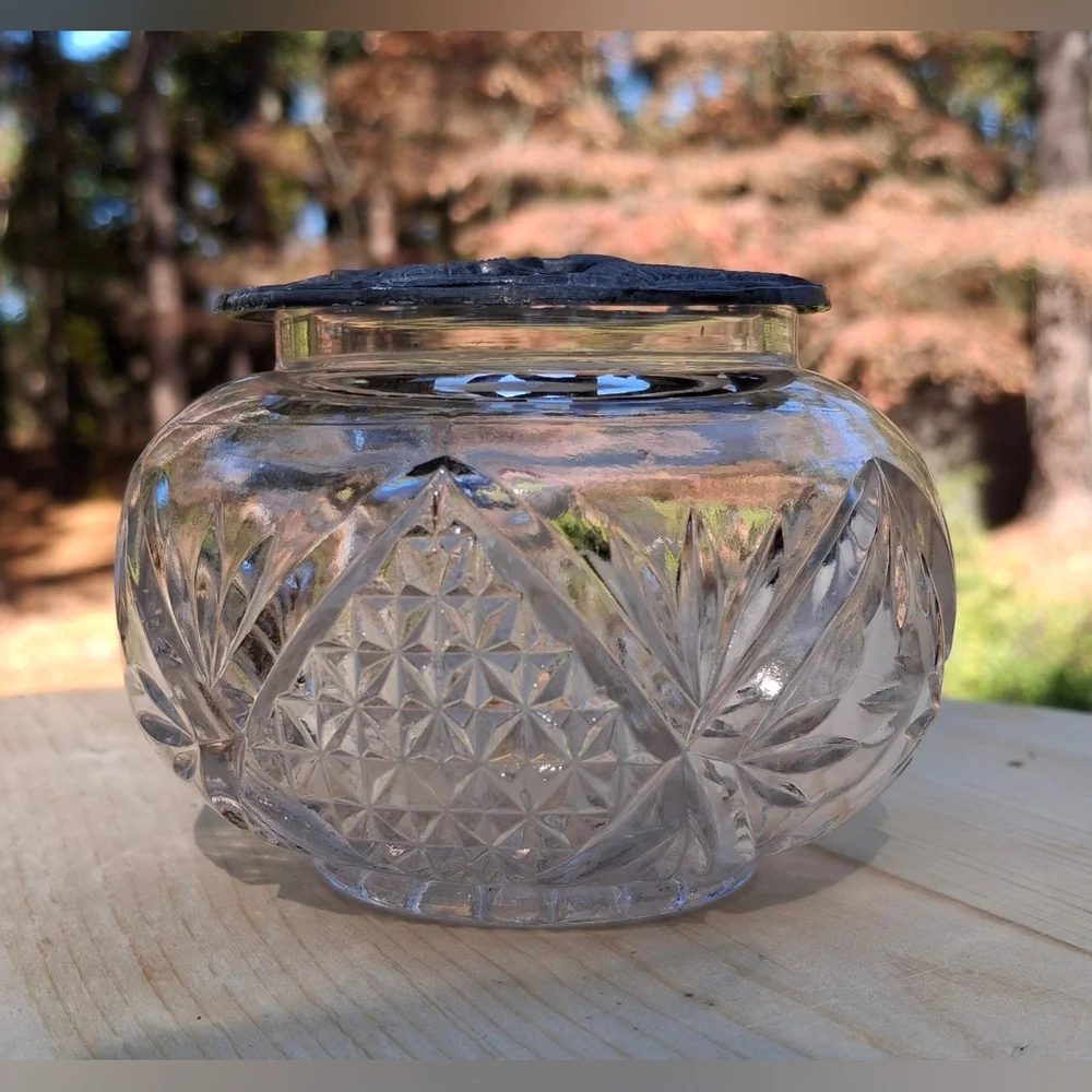 Vintage Clear Cut Glass Vanity Jar Hair Receiver Popourri Jar